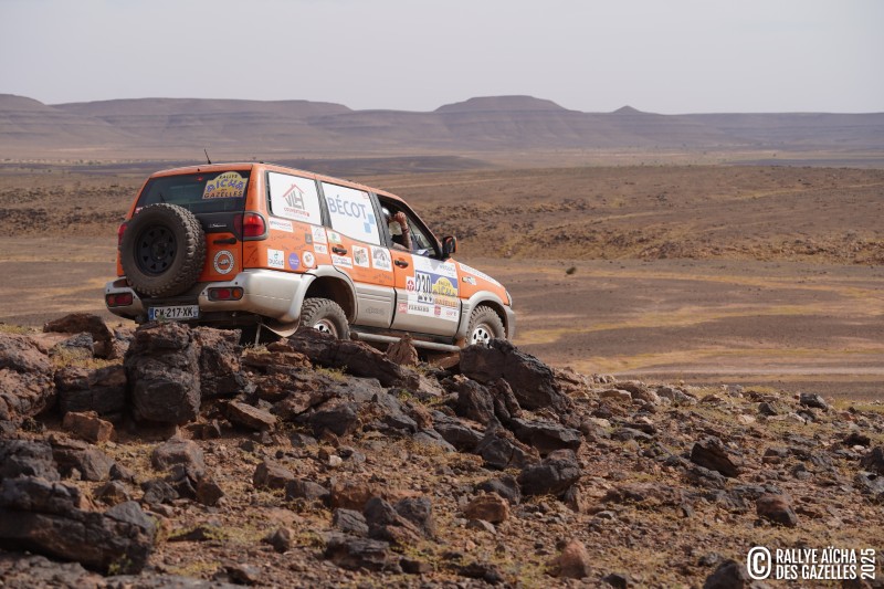 Tenir le cap pendant deux jours et une nuit : l’enjeu de l’étape marathon pour les Gazelles